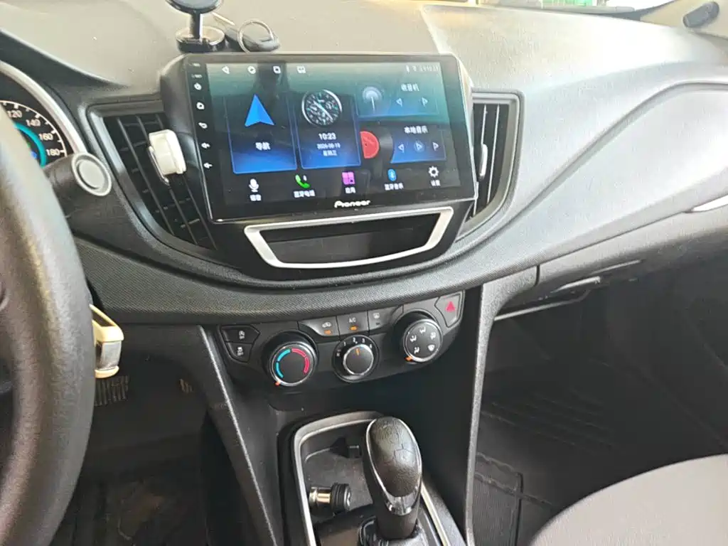 Chevrolet Cavalier 2017 — фото 13