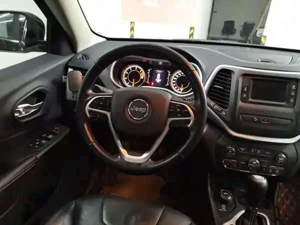 Jeep Cherokee 2016
