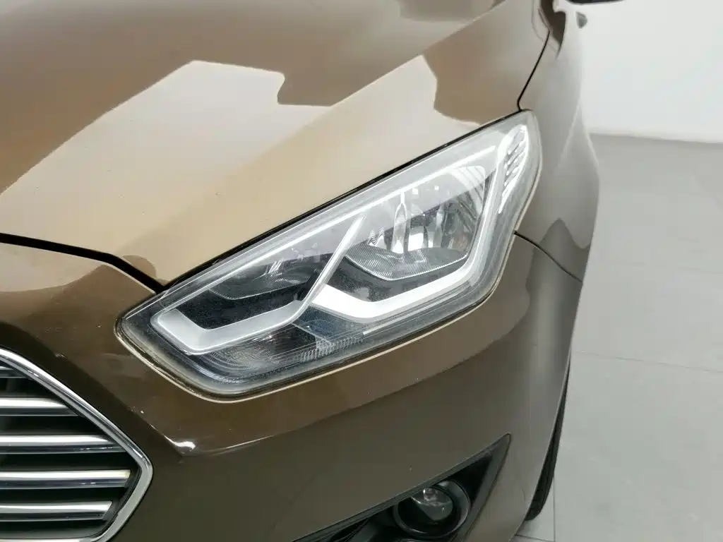 Ford Escort 2015