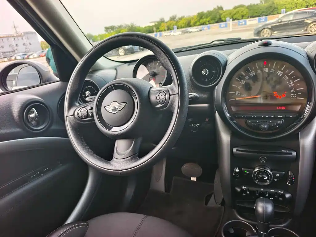 MINI Countryman 2015 — фото 14