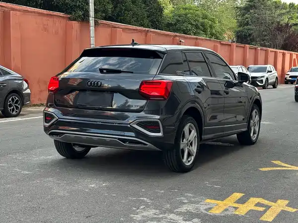 Audi Q2L 2022