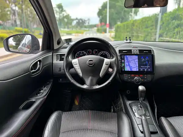 Nissan Tiida 2011