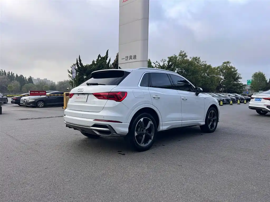 Audi Q3 2020 — фото 2