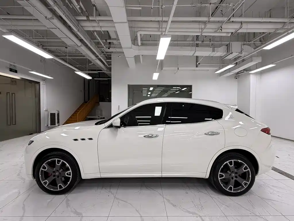 Maserati Levante 2017 — фото 3