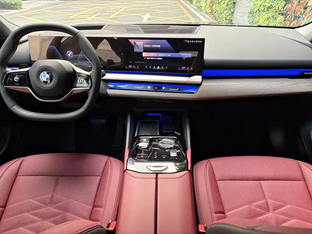 BMW 5 Series 2024 — фото 10