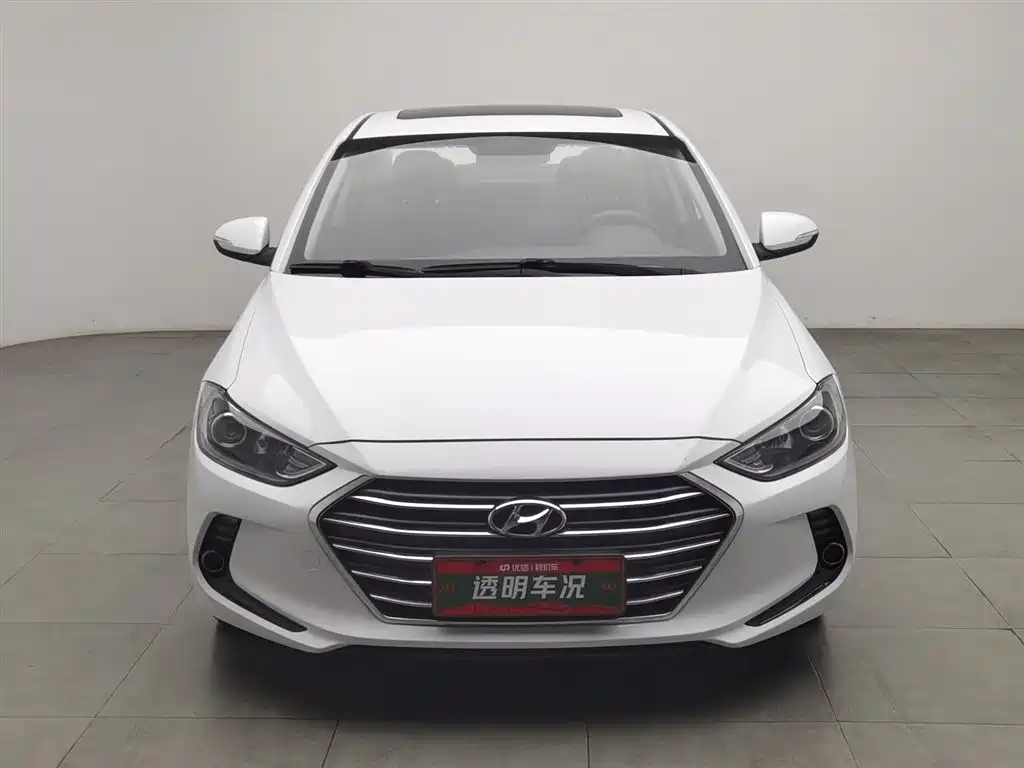 Hyundai Elantra 2018 — фото 3