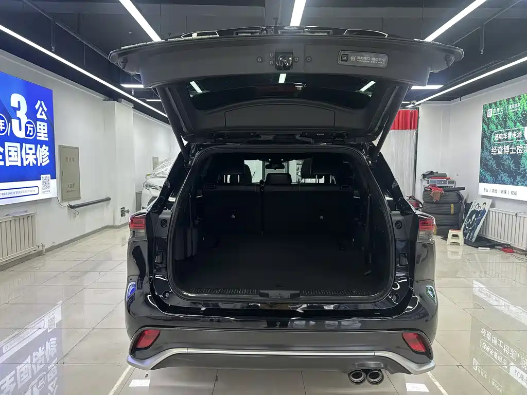 Toyota Crown Kluger 2025