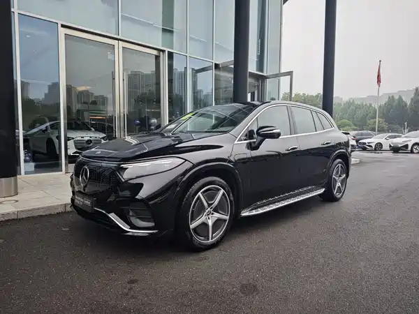 Mercedes-Benz EQS SUV 2026