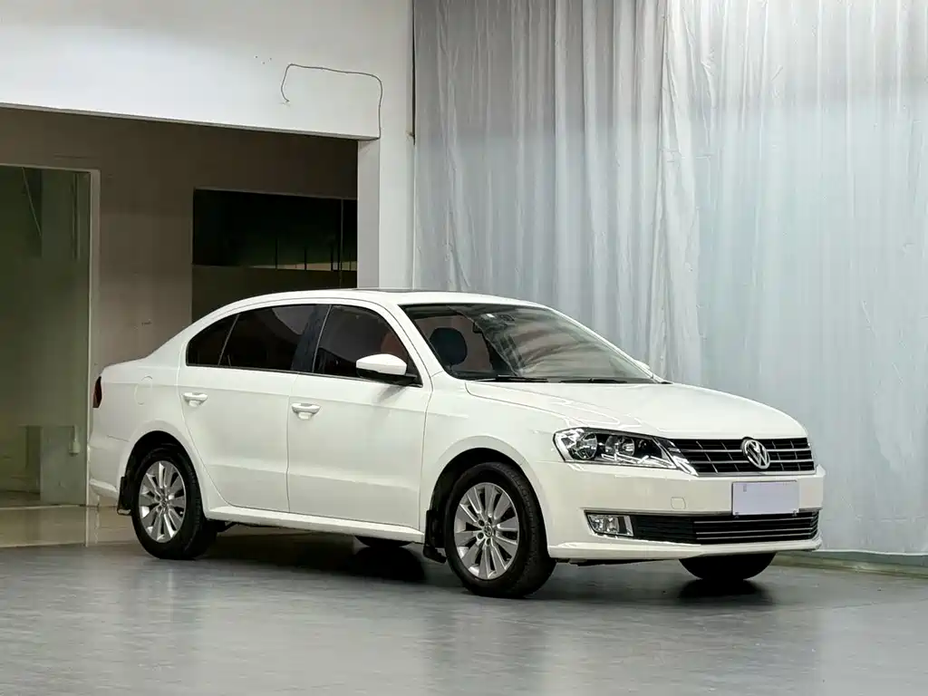 Volkswagen Lavida 2015