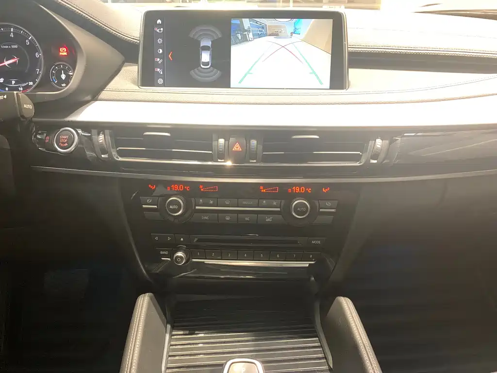 BMW X6 2018 — фото 12