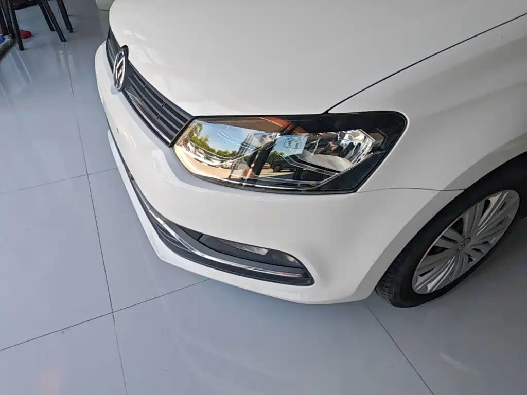 Volkswagen Polo 2017 — фото 24