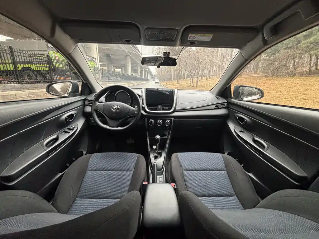 Toyota Yaris L 2018 — фото 8