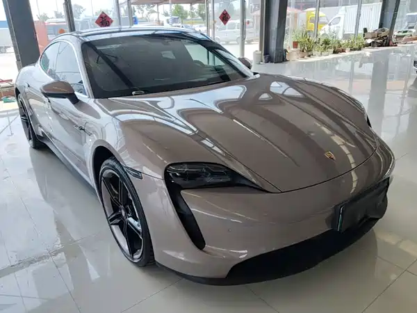 Porsche Taycan 2021