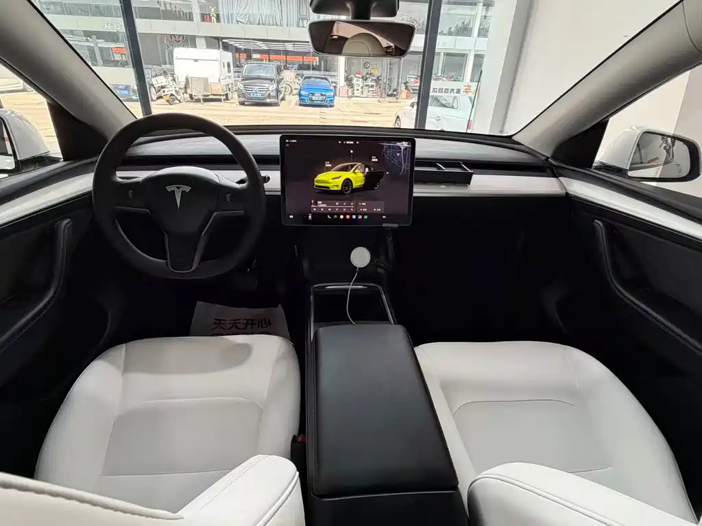 Tesla Model Y 2022 — фото 14