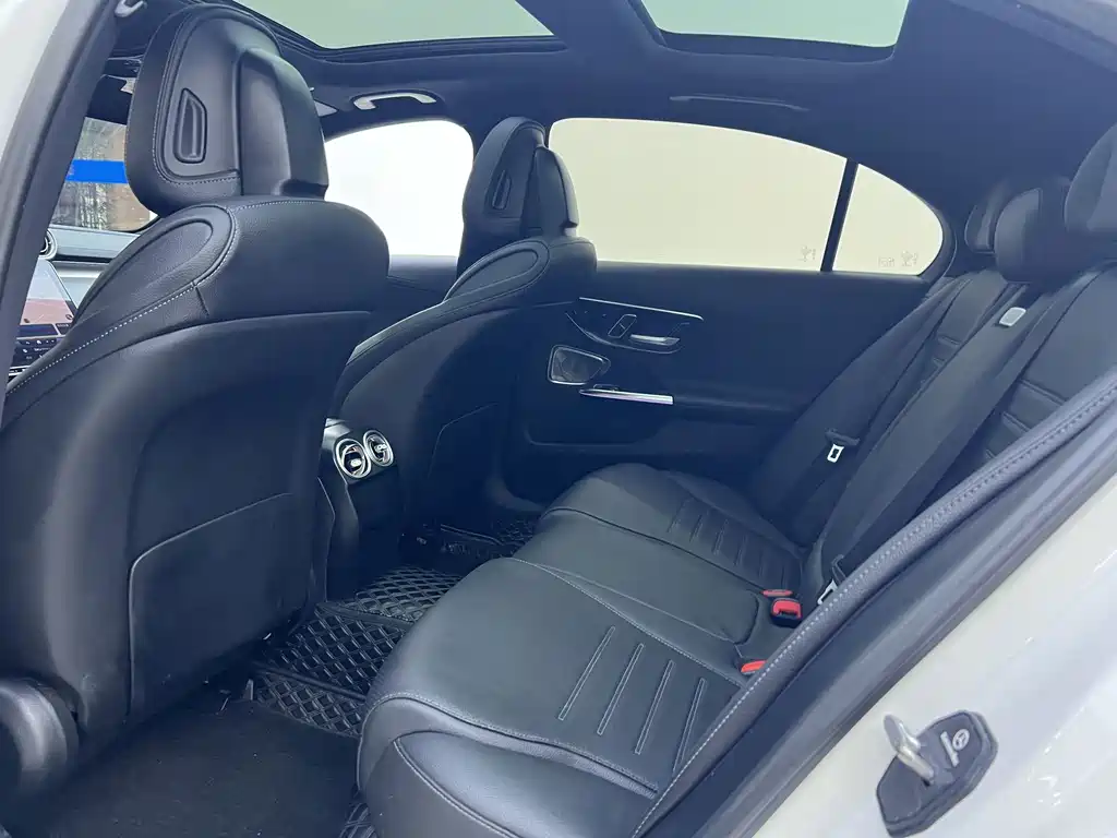Mercedes-Benz C-Class 2022 — фото 13