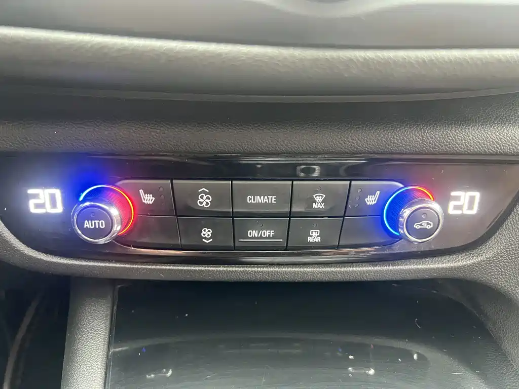 Buick Regal 2018 — фото 16