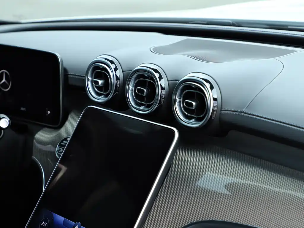 Mercedes-Benz C-Class 2023 — фото 16