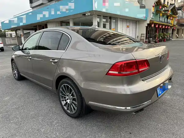 Volkswagen Magotan 2012
