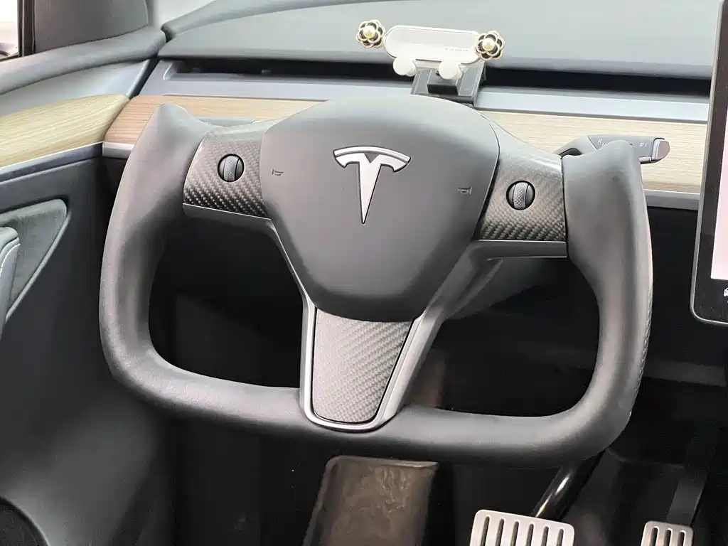 Tesla Model Y 2023 — фото 27