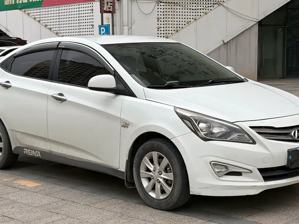 Hyundai Accent 2014 — фото 3