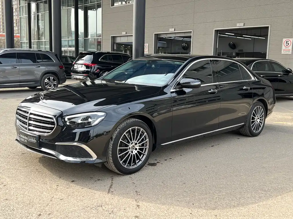 Mercedes-Benz E-Class 2022 — фото 1
