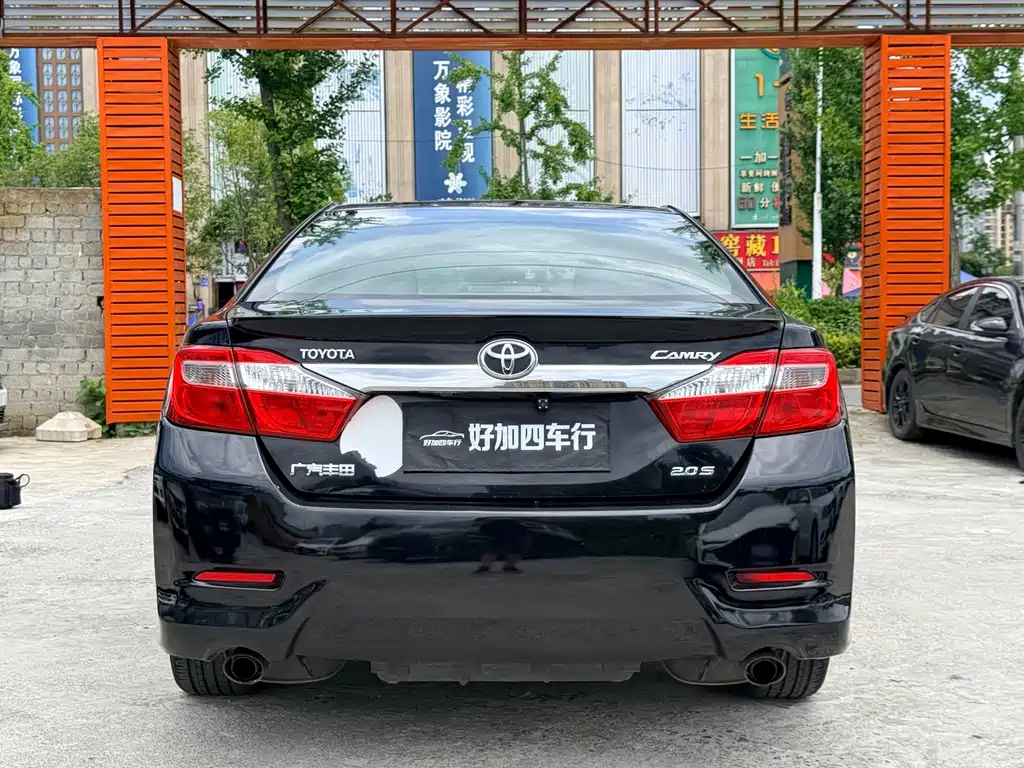 Toyota Camry 2014 — фото 11