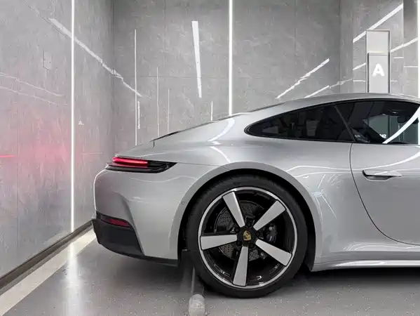 Porsche 911 2025
