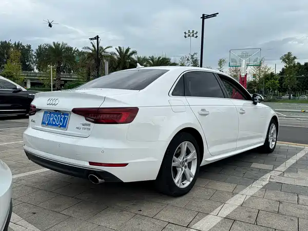 Audi A4L 2018