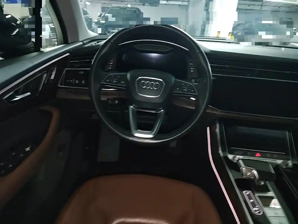 Audi Q7 2021 — фото 17