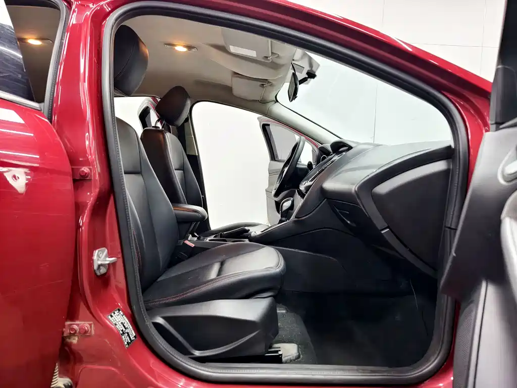 Ford Focus 2013 — фото 13
