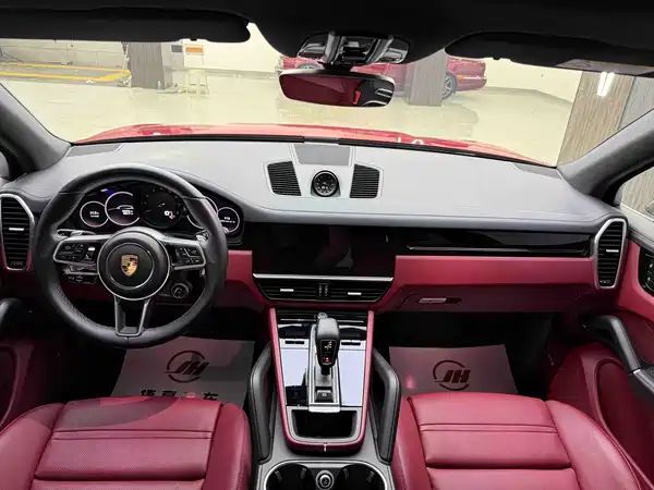 Porsche Cayenne 2022