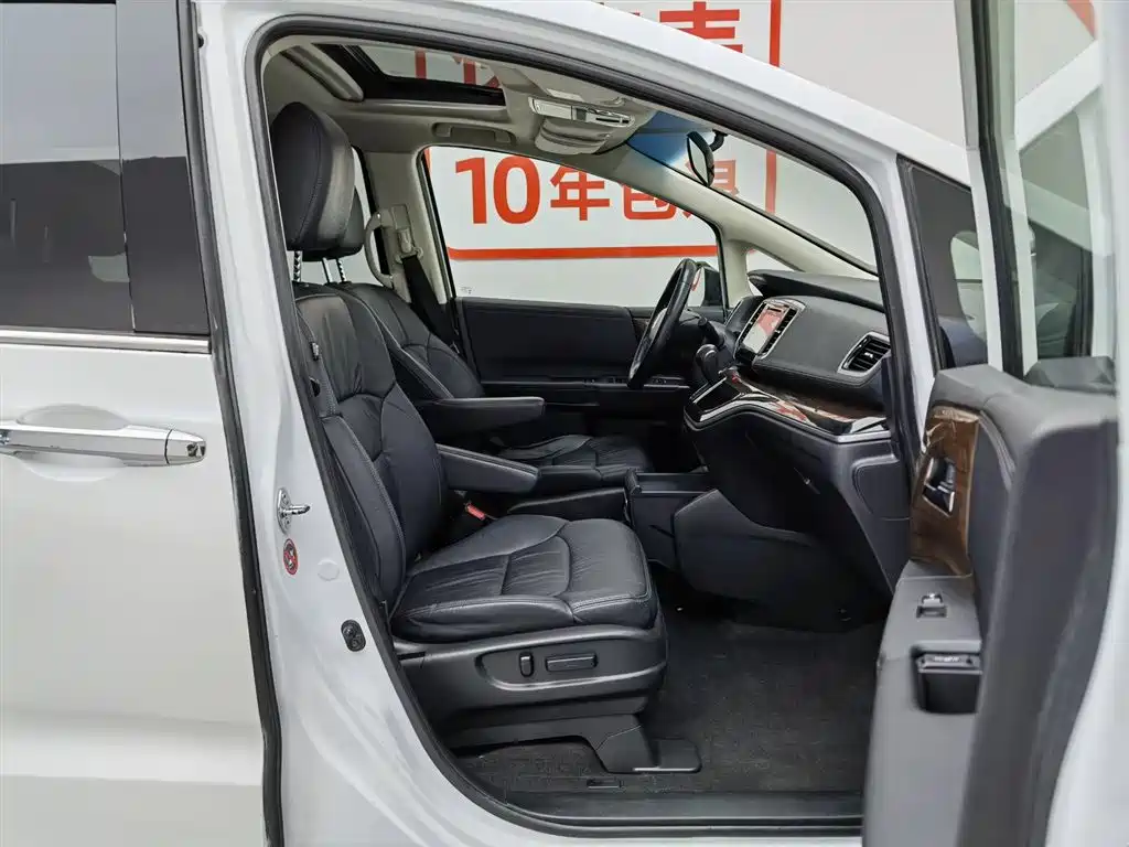Honda Odyssey 2018 — фото 23