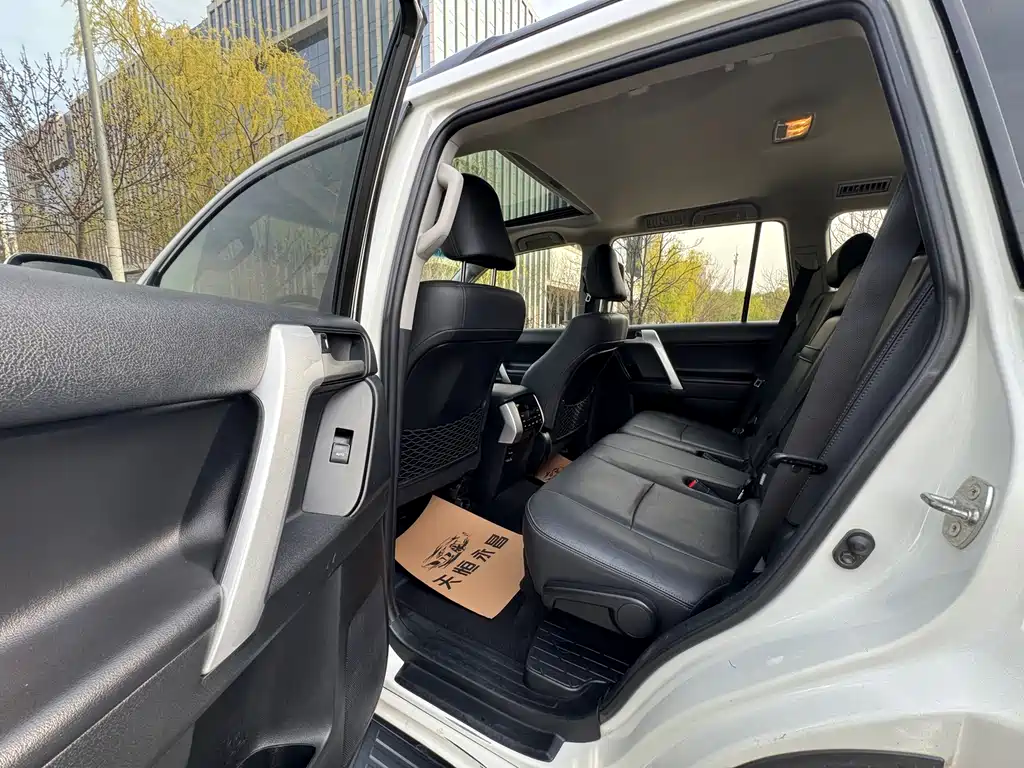 Toyota Prado 2018 — фото 19