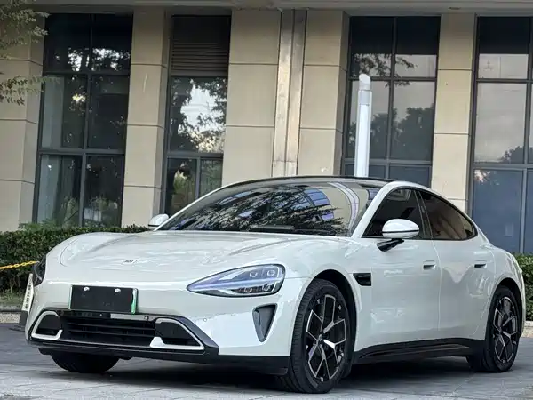 Xiaomi SU7 2024
