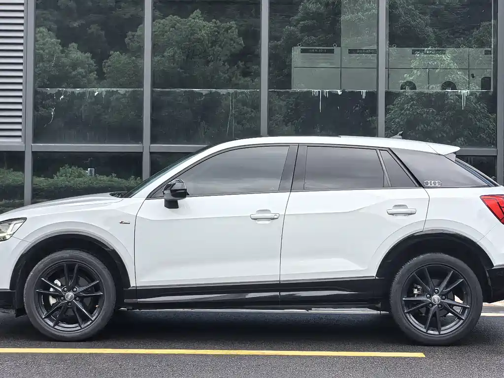 Audi Q2L 2020 — фото 7