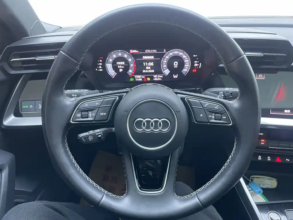 Audi A3 2023 — фото 12