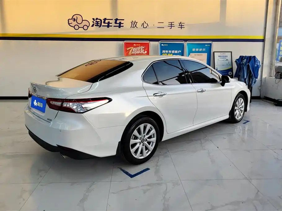 Toyota Camry 2021 — фото 3