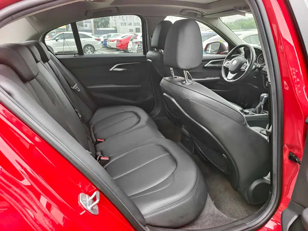 BMW 1 Series 2017 — фото 17