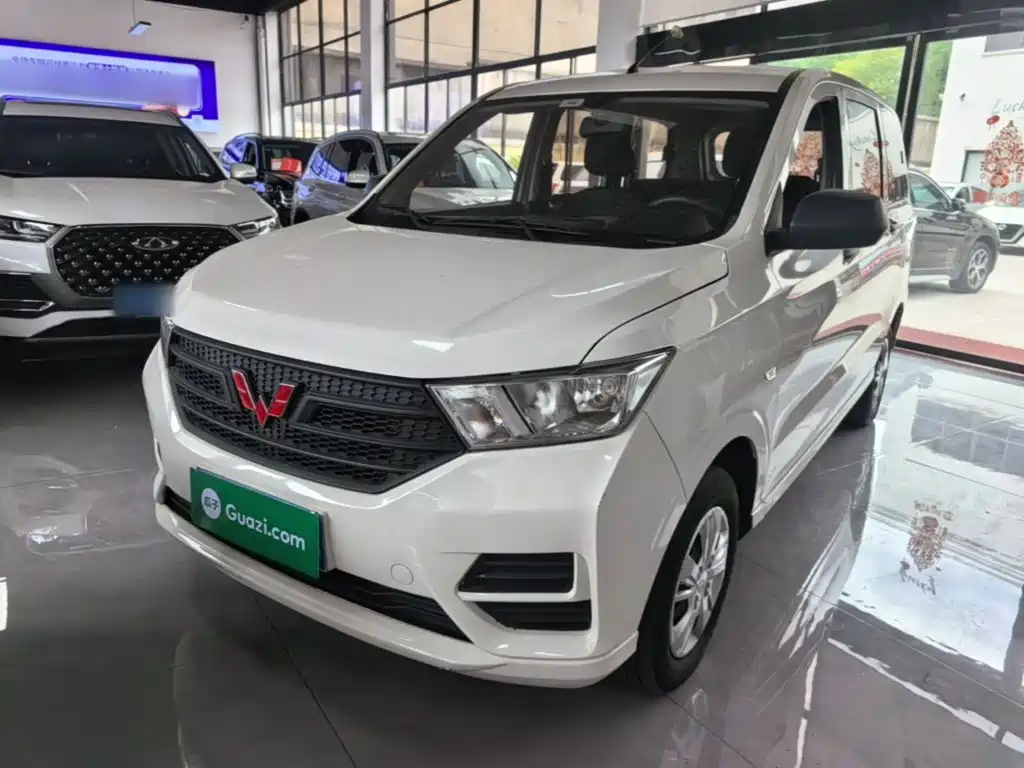 Wuling Hongguang 2024 — фото 1