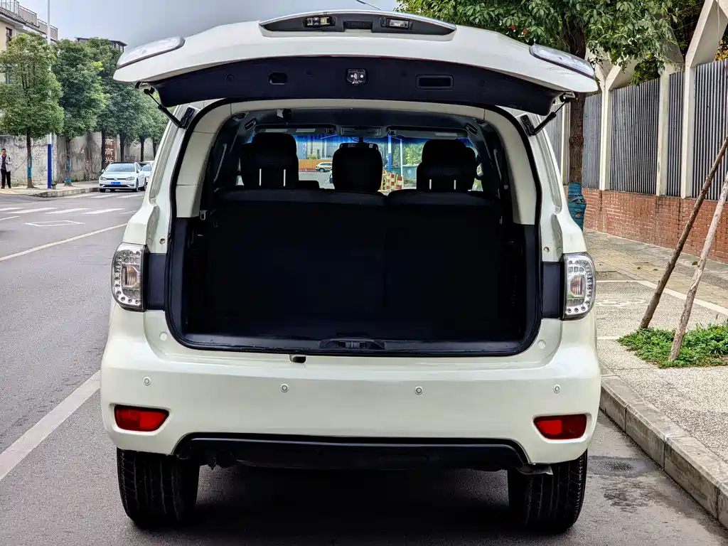Nissan Patrol 2017 — фото 17