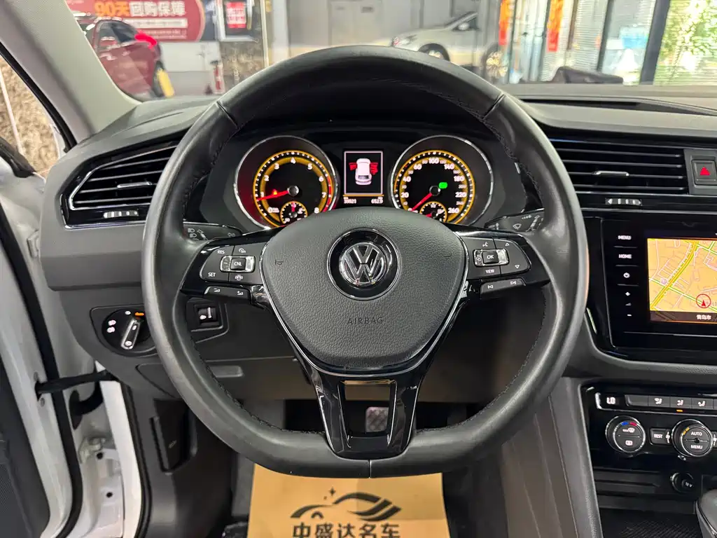 Volkswagen Tiguan L 2020 — фото 14