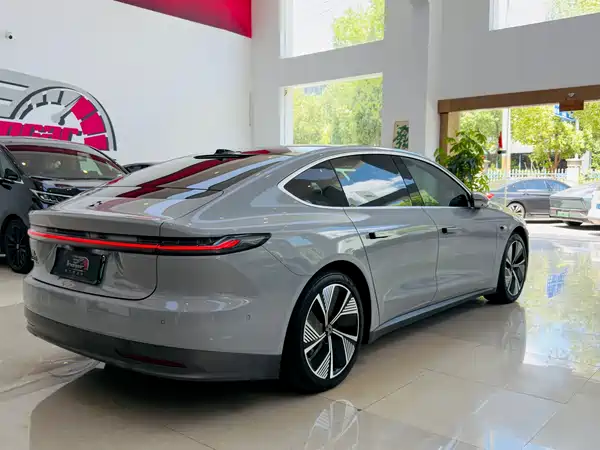 NIO ET7 2023