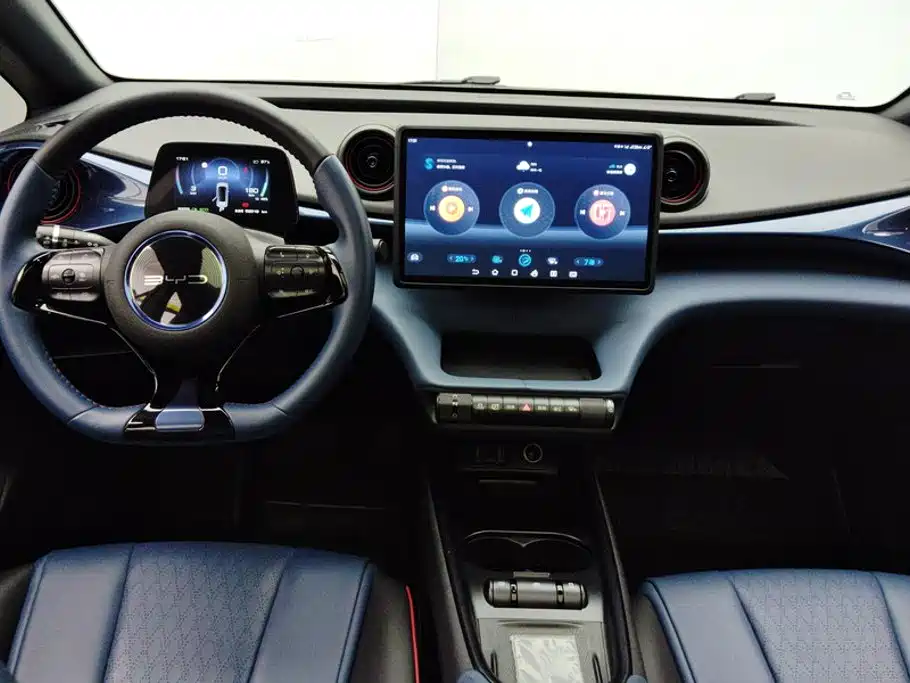 BYD Dolphin 2022 — фото 12