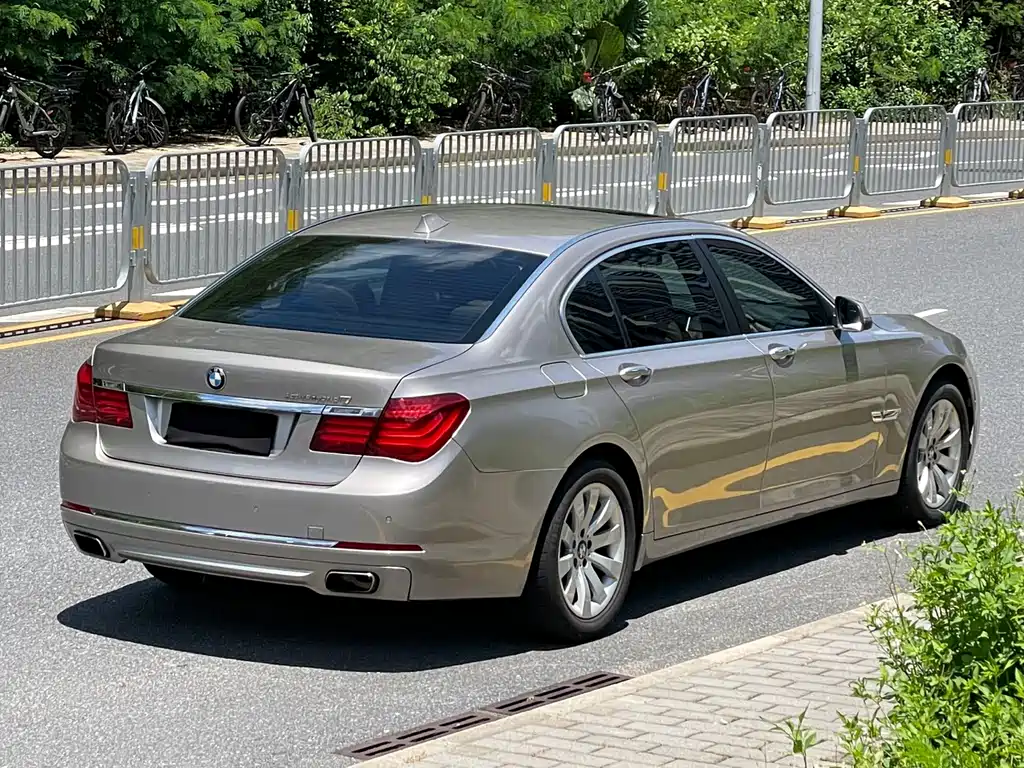 BMW 7 Series 2013 — фото 4