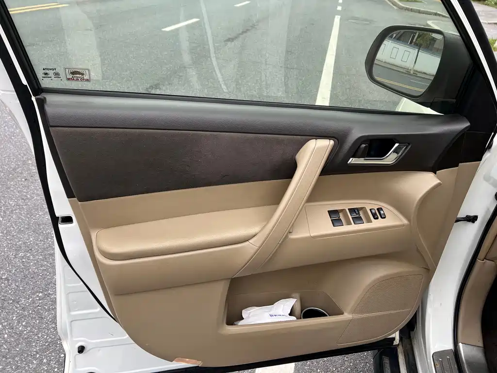 Toyota Highlander 2015 — фото 10