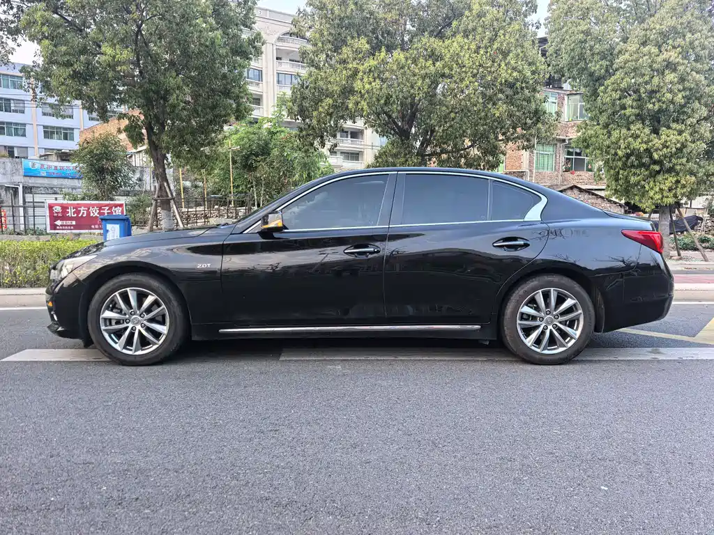 Infiniti Q50L 2017 — фото 18