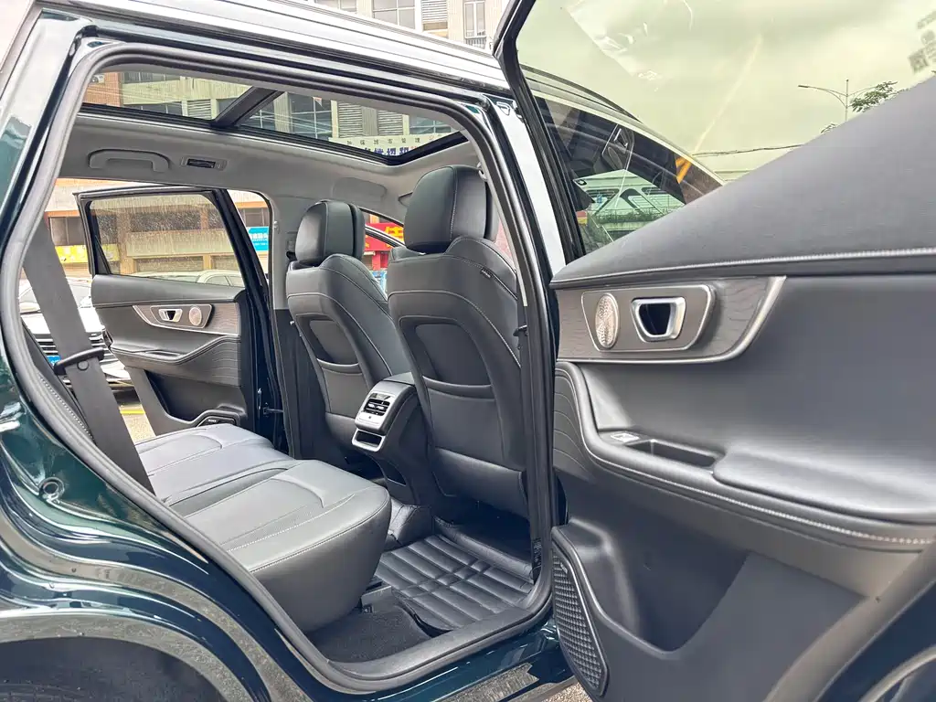 Chery Tiggo 8 PRO New Energy 2024 — фото 9