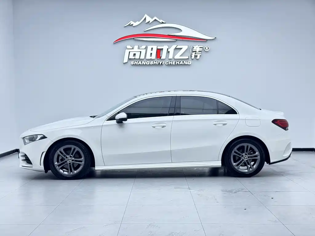 Mercedes-Benz A-Class 2021 — фото 4