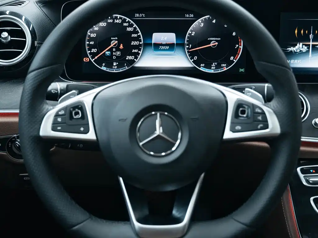 Mercedes-Benz E-Class 2016 — фото 13