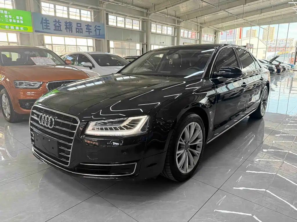 Audi A8 2015 — фото 1